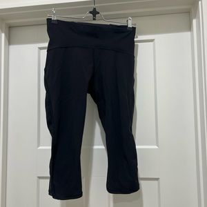 Black lululemon leggings.